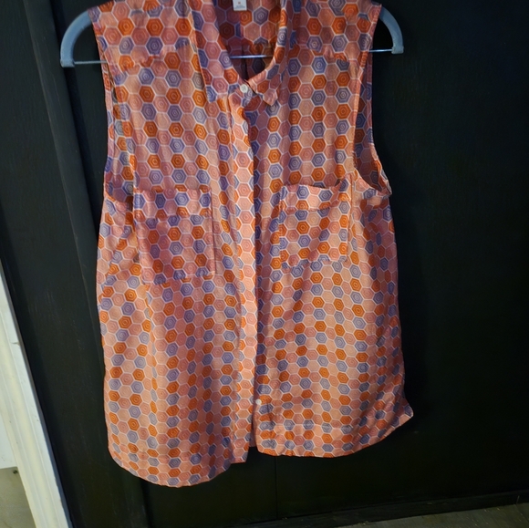 Gap sleeveless button down, geometric print top - Picture 1 of 5